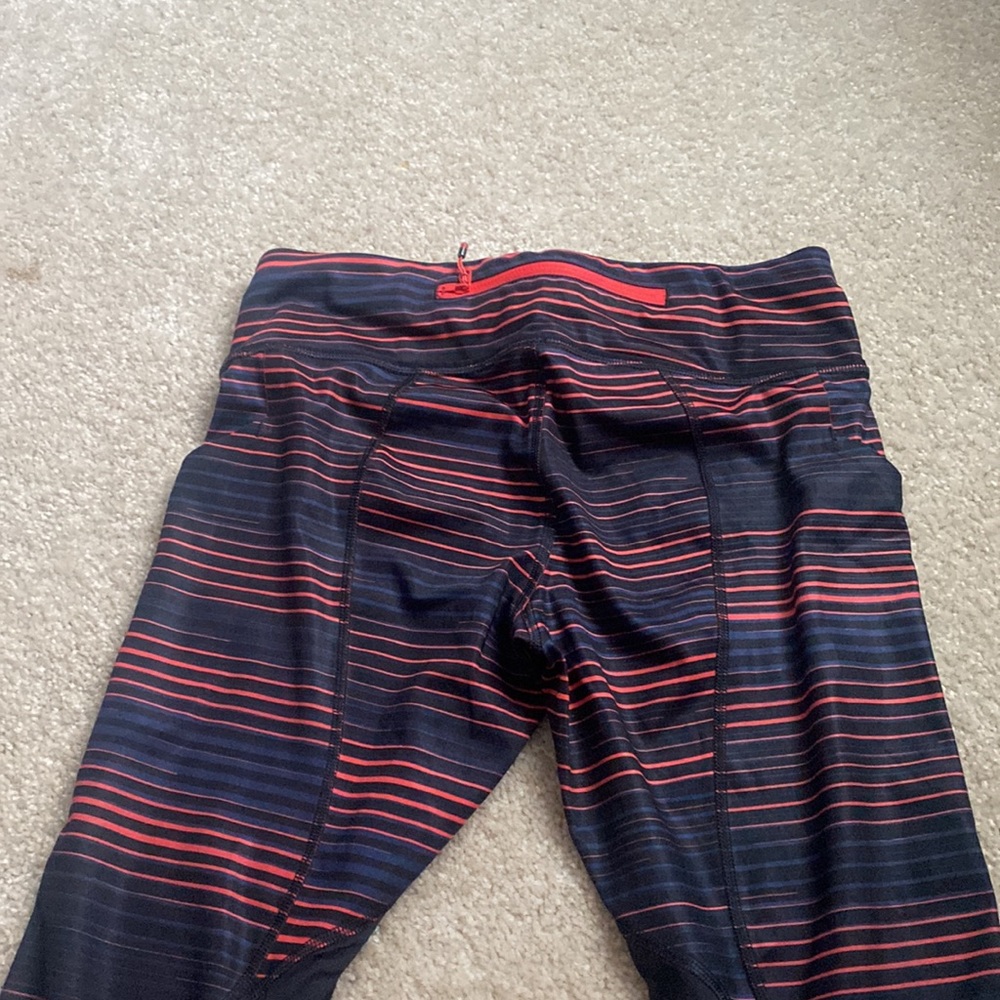 Lululemon Rival Crops - Picture 5 of 7